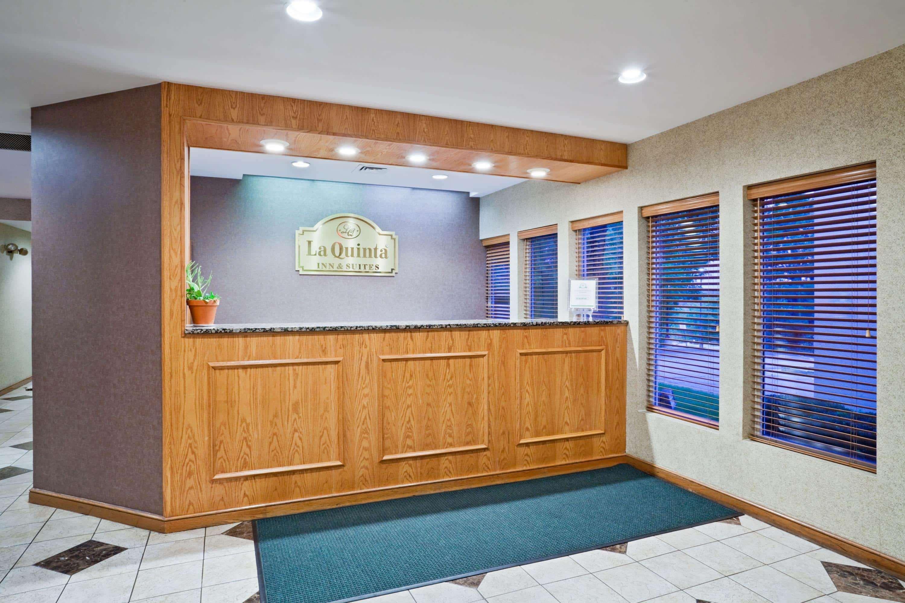 La Quinta By Wyndham Overland Park Exterior foto